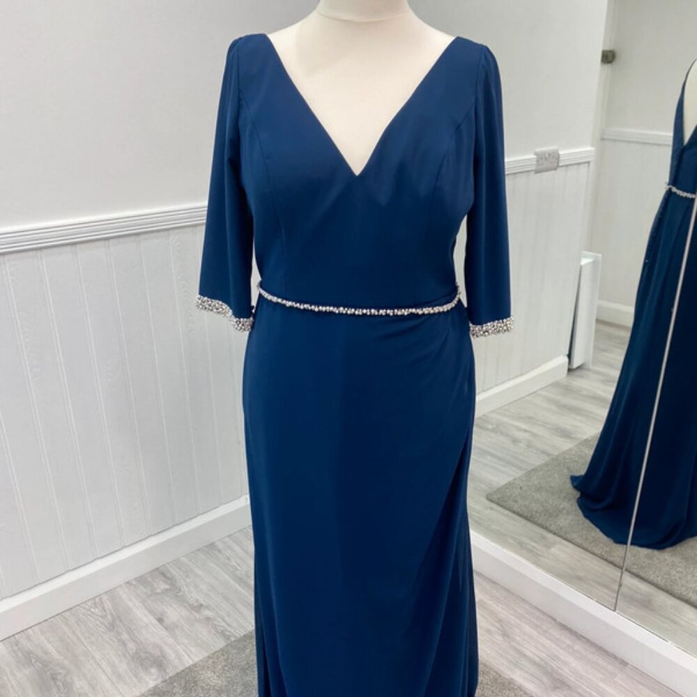 V-neck chiffon Navy dress